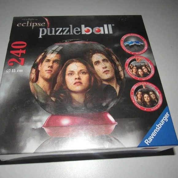 Ravensburger Other - Ravensburger TWILIGHT ECLIPSE Puzzleball 240 Piece